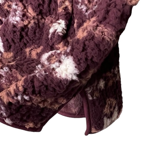 Wrangler Women’s Retro Southwestern Print Fleece Quarter Zip Sweater - Picture 9 of 14